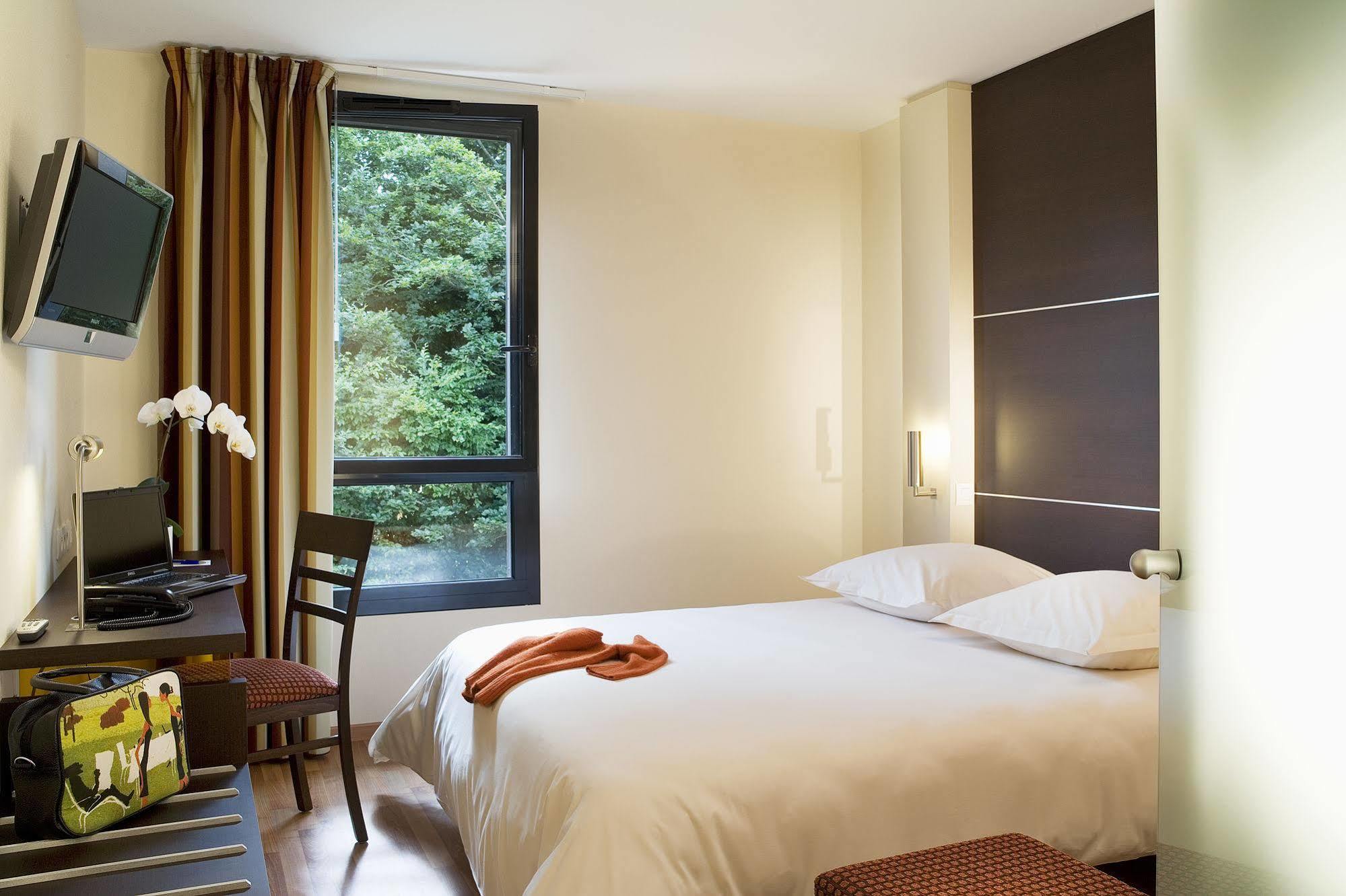Escale Oceania Rennes Cap Malo Hotel La Meziere Eksteriør billede