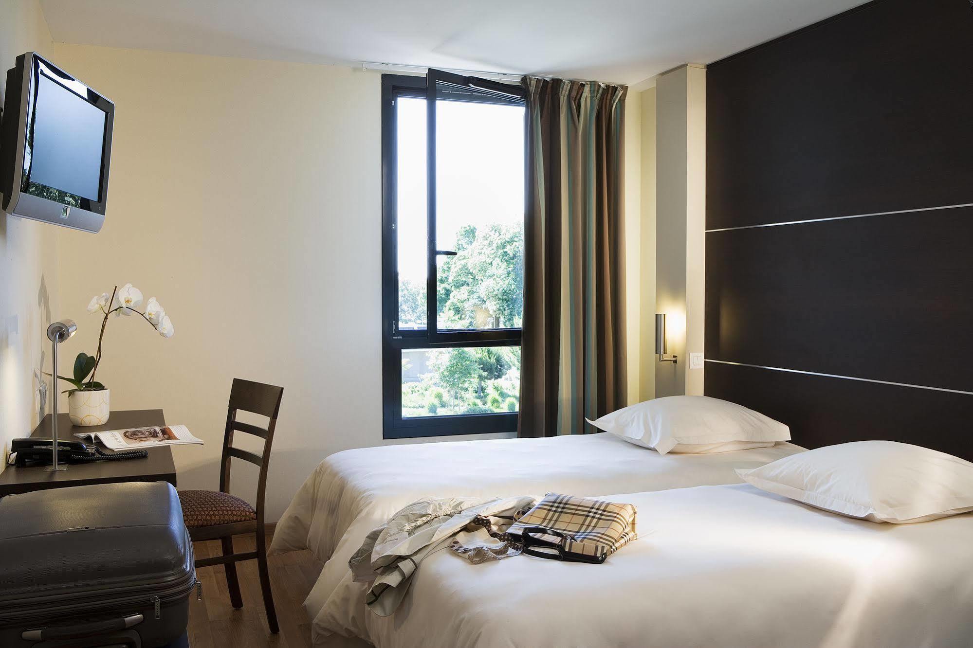 Escale Oceania Rennes Cap Malo Hotel La Meziere Eksteriør billede